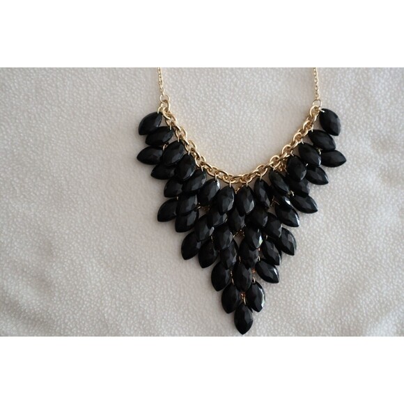 Black Teardrop Plastic Bead Necklace 18"+ Gold Tone Bib Cowl Fashion Jewelry - Picture 6 of 13